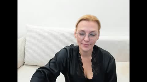 Snapshot of oeigesmik chatting on April 8, 2026, 10:48 am oeigesmik online show from April 8, 2026, 10:48 am