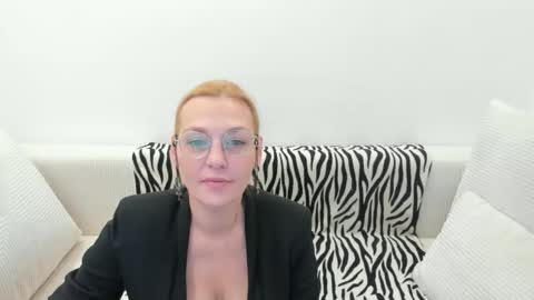 Snapshot of oeigesmik chatting on April 14, 2026, 9:26 am oeigesmik online show from April 14, 2026, 9:26 am