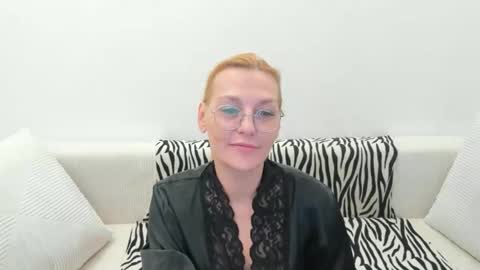 Snapshot of oeigesmik chatting on April 20, 2026, 9:01 am oeigesmik online show from April 20, 2026, 9:01 am