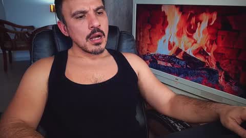 Snapshot of officeman7 chatting on January 14, 2025, 2:11 pm officeman7 online show from January 14, 2025, 2:11 pm