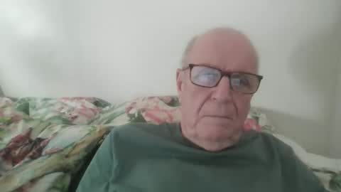 Snapshot of oggi95 chatting on May 18, 2026, 3:07 pm oggi95 online show from May 18, 2026, 3:07 pm