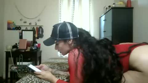 Lit en Cama online show from February 27, 2025, 9:14 pm