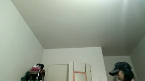 Lit en Cama online show from March 12, 2025, 9:13 pm