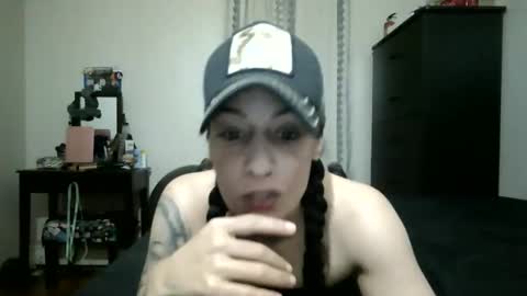 Lit en Cama online show from December 2, 2025, 1:33 am