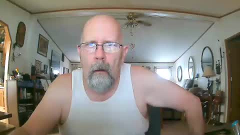 Maximus No Mo online show from December 20, 2025, 5:53 pm