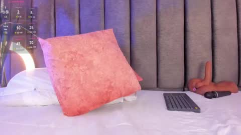 Holly online show from February 11, 2025, 2:03 am