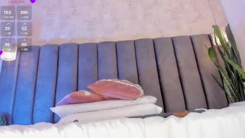 Holly online show from March 4, 2025, 1:55 am