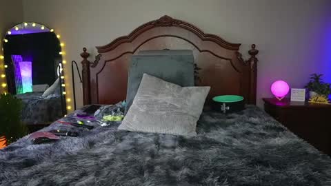 Gray online show from January 3, 2025, 1:14 pm