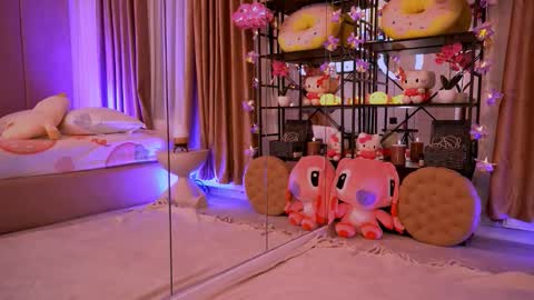 Snapshot of oh_m_god chatting on November 24, 2025, 9:03 pm oh_m_god online show from November 24, 2025, 9:03 pm