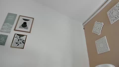 ohanna_ online show from March 5, 2025, 7:49 pm