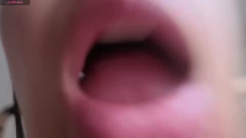 Snapshot of ohanna_ chatting on July 20, 2026, 7:05 pm ohanna_ online show from July 20, 2026, 7:05 pm