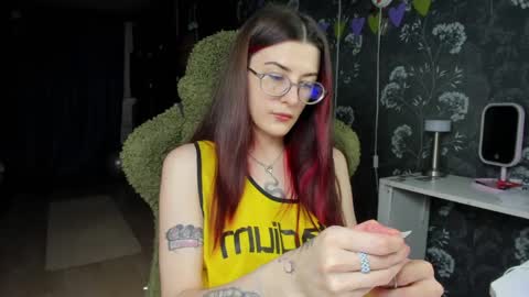 Snapshot of ohmygoddestkimmy chatting on June 8, 2026, 10:43 pm Kmmy online show from June 8, 2026, 10:43 pm