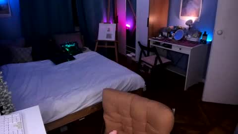 Light  online show from December 12, 2024, 12:48 am