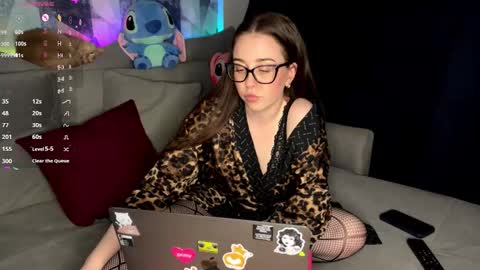 Snapshot of ohnicolle chatting on November 25, 2025, 9:48 pm Nikki online show from November 25, 2025, 9:48 pm