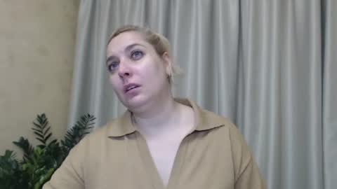 Snapshot of ohsweetiren chatting on December 11, 2024, 7:31 am Iren online show from December 11, 2024, 7:31 am