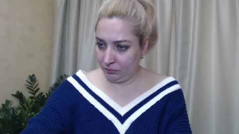 Snapshot of ohsweetiren chatting on December 13, 2024, 7:47 am Iren online show from December 13, 2024, 7:47 am