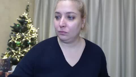 Snapshot of ohsweetiren chatting on December 20, 2024, 7:01 am Iren online show from December 20, 2024, 7:01 am