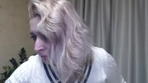 Snapshot of ohsweetiren chatting on January 18, 2025, 7:07 am Iren online show from January 18, 2025, 7:07 am