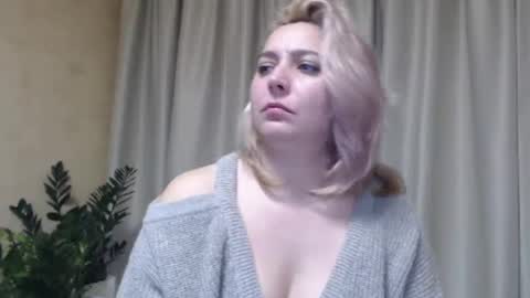 Snapshot of ohsweetiren chatting on January 24, 2025, 10:11 am Iren online show from January 24, 2025, 10:11 am