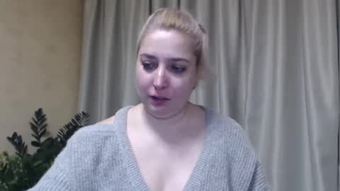 Snapshot of ohsweetiren chatting on February 8, 2025, 6:54 am Iren online show from February 8, 2025, 6:54 am