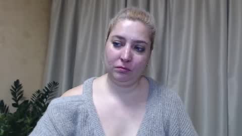 Snapshot of ohsweetiren chatting on February 15, 2025, 7:16 am Iren online show from February 15, 2025, 7:16 am