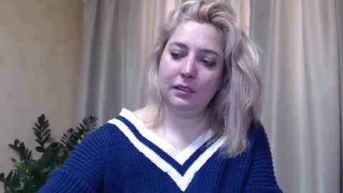 Snapshot of ohsweetiren chatting on February 16, 2025, 6:54 am Iren online show from February 16, 2025, 6:54 am