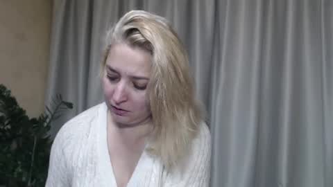 Snapshot of ohsweetiren chatting on October 10, 2025, 7:51 am Iren online show from October 10, 2025, 7:51 am