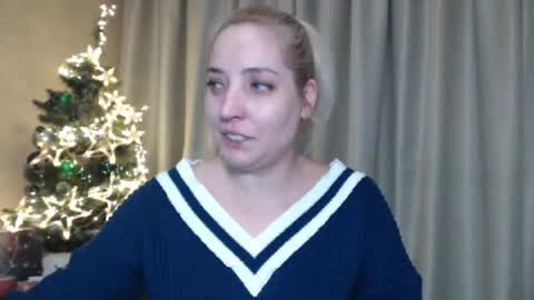 Snapshot of ohsweetmari chatting on December 27, 2024, 11:50 am Mari online show from December 27, 2024, 11:50 am
