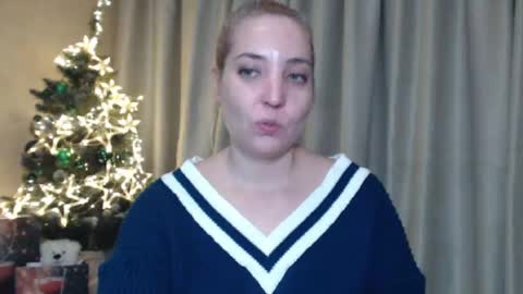 Snapshot of ohsweetmari chatting on December 27, 2024, 2:54 pm Mari online show from December 27, 2024, 2:54 pm