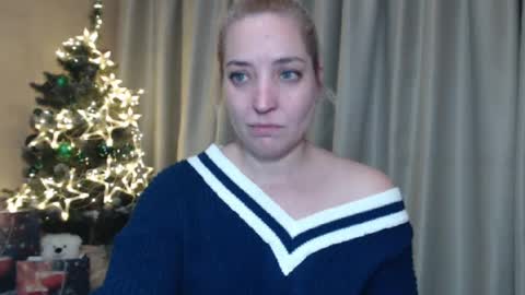 Snapshot of ohsweetmari chatting on December 27, 2024, 9:22 pm Mari online show from December 27, 2024, 9:22 pm