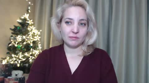 Snapshot of ohsweetmari chatting on December 28, 2024, 3:26 pm Mari online show from December 28, 2024, 3:26 pm