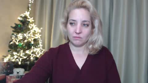 Snapshot of ohsweetmari chatting on December 28, 2024, 9:40 pm Mari online show from December 28, 2024, 9:40 pm