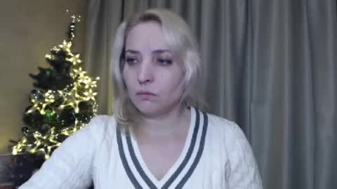 Snapshot of ohsweetmari chatting on December 30, 2024, 3:02 pm Mari online show from December 30, 2024, 3:02 pm