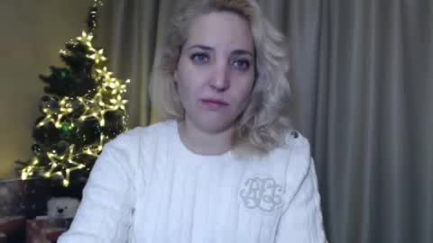Snapshot of ohsweetmari chatting on January 1, 2025, 12:22 pm Mari online show from January 1, 2025, 12:22 pm