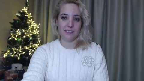 Snapshot of ohsweetmari chatting on January 1, 2025, 9:31 pm Mari online show from January 1, 2025, 9:31 pm