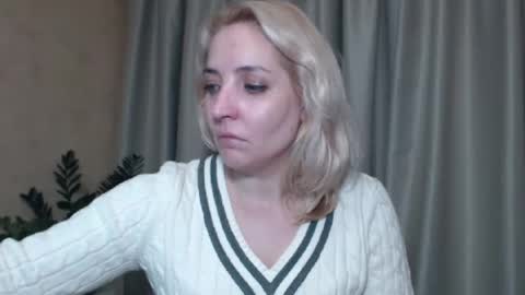 Snapshot of ohsweetmari chatting on January 11, 2025, 6:44 pm Mari online show from January 11, 2025, 6:44 pm