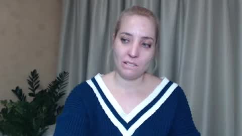 Snapshot of ohsweetmari chatting on January 12, 2025, 5:33 pm Mari online show from January 12, 2025, 5:33 pm