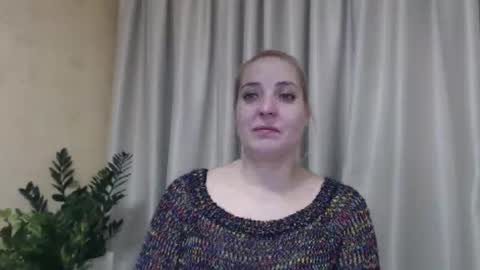 Snapshot of ohsweetmari chatting on January 14, 2025, 3:04 pm Mari online show from January 14, 2025, 3:04 pm