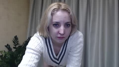 Snapshot of ohsweetmari chatting on January 15, 2025, 5:37 pm Mari online show from January 15, 2025, 5:37 pm