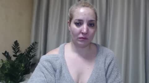 Snapshot of ohsweetmari chatting on January 18, 2025, 9:02 pm Mari online show from January 18, 2025, 9:02 pm