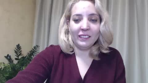 Snapshot of ohsweetmari chatting on January 19, 2025, 2:59 pm Mari online show from January 19, 2025, 2:59 pm