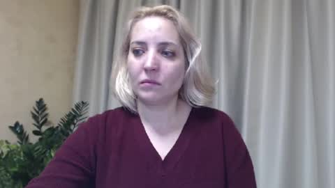 Snapshot of ohsweetmari chatting on January 19, 2025, 6:00 pm Mari online show from January 19, 2025, 6:00 pm