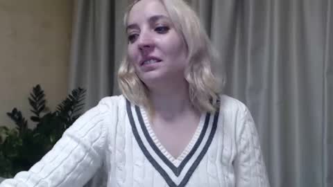 Snapshot of ohsweetmari chatting on January 23, 2025, 8:13 pm Mari online show from January 23, 2025, 8:13 pm