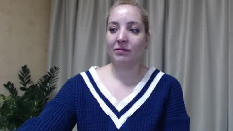 Snapshot of ohsweetmari chatting on January 24, 2025, 4:17 pm Mari online show from January 24, 2025, 4:17 pm