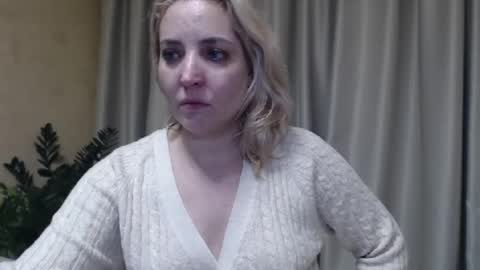 Snapshot of ohsweetmari chatting on January 28, 2025, 6:39 pm Mari online show from January 28, 2025, 6:39 pm