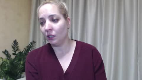 Snapshot of ohsweetmari chatting on January 30, 2025, 6:21 pm Mari online show from January 30, 2025, 6:21 pm