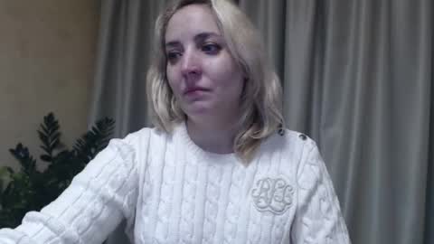 Snapshot of ohsweetmari chatting on January 31, 2025, 4:48 pm Mari online show from January 31, 2025, 4:48 pm