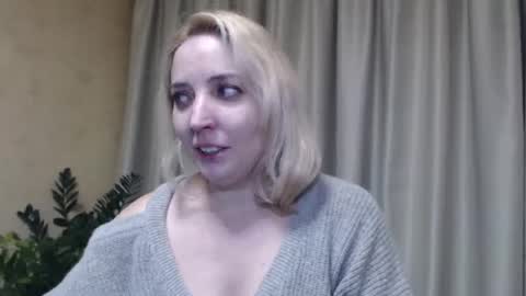Snapshot of ohsweetmari chatting on February 2, 2025, 3:49 pm Mari online show from February 2, 2025, 3:49 pm