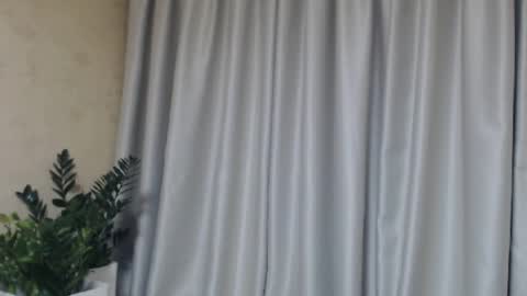 Snapshot of ohsweetmari chatting on February 4, 2025, 4:18 pm Mari online show from February 4, 2025, 4:18 pm