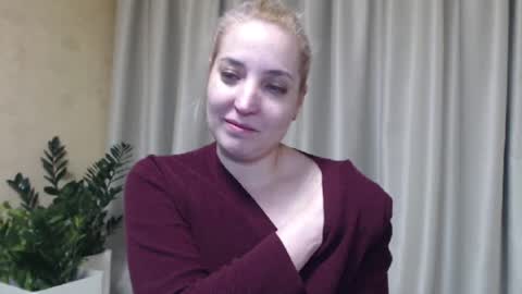 Snapshot of ohsweetmari chatting on February 6, 2025, 6:13 pm Mari online show from February 6, 2025, 6:13 pm